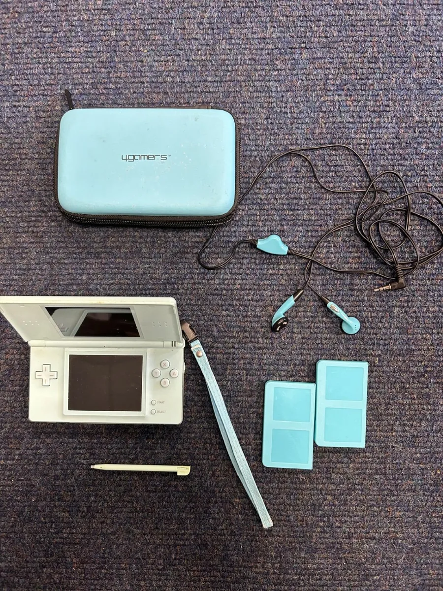 Nintendo DS Lite - Image 3