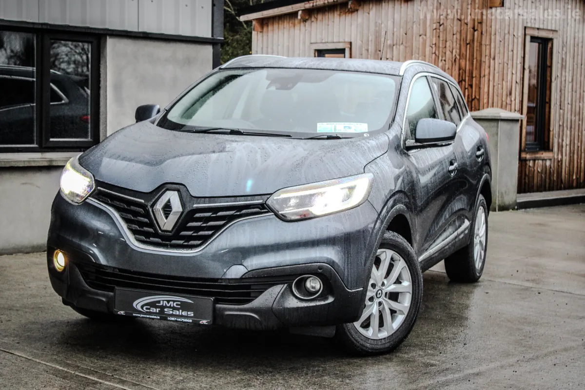 IMMACULATE 2017 RENAULT KADJAR DYNAMIC NAV - Image 1