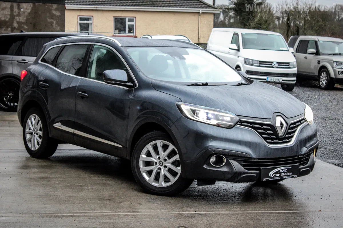 IMMACULATE 2017 RENAULT KADJAR DYNAMIC NAV - Image 3