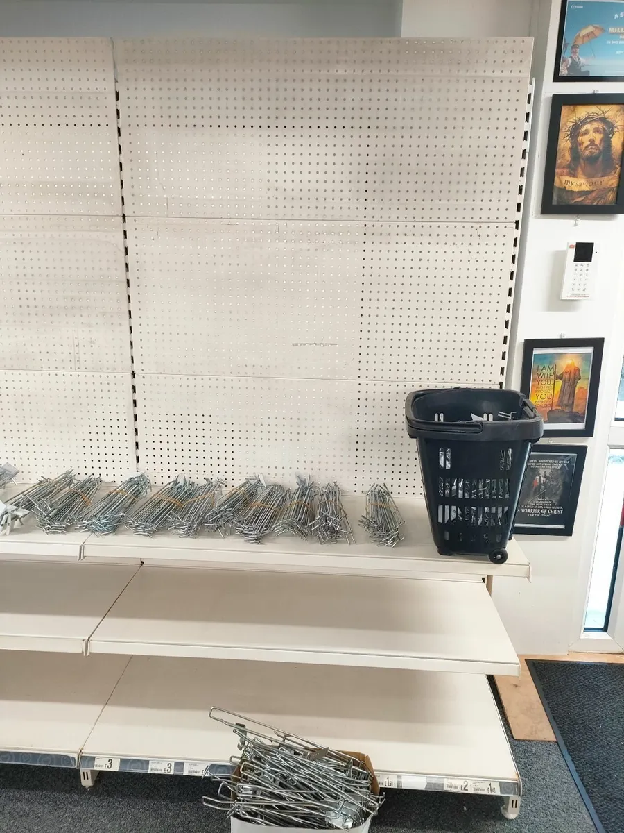 Pegboard metal shelves - Image 3