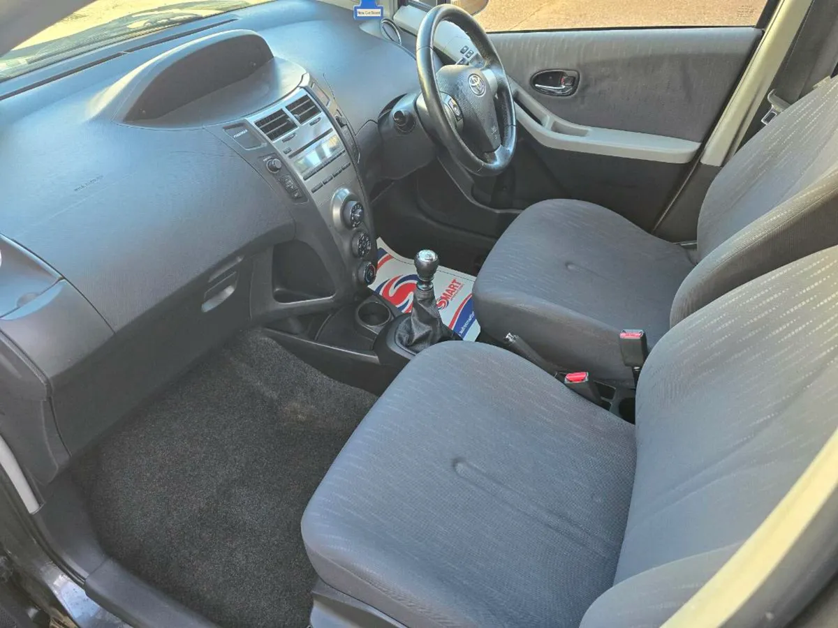 Toyota Yaris 1.3 TR 6 Speed - Image 3