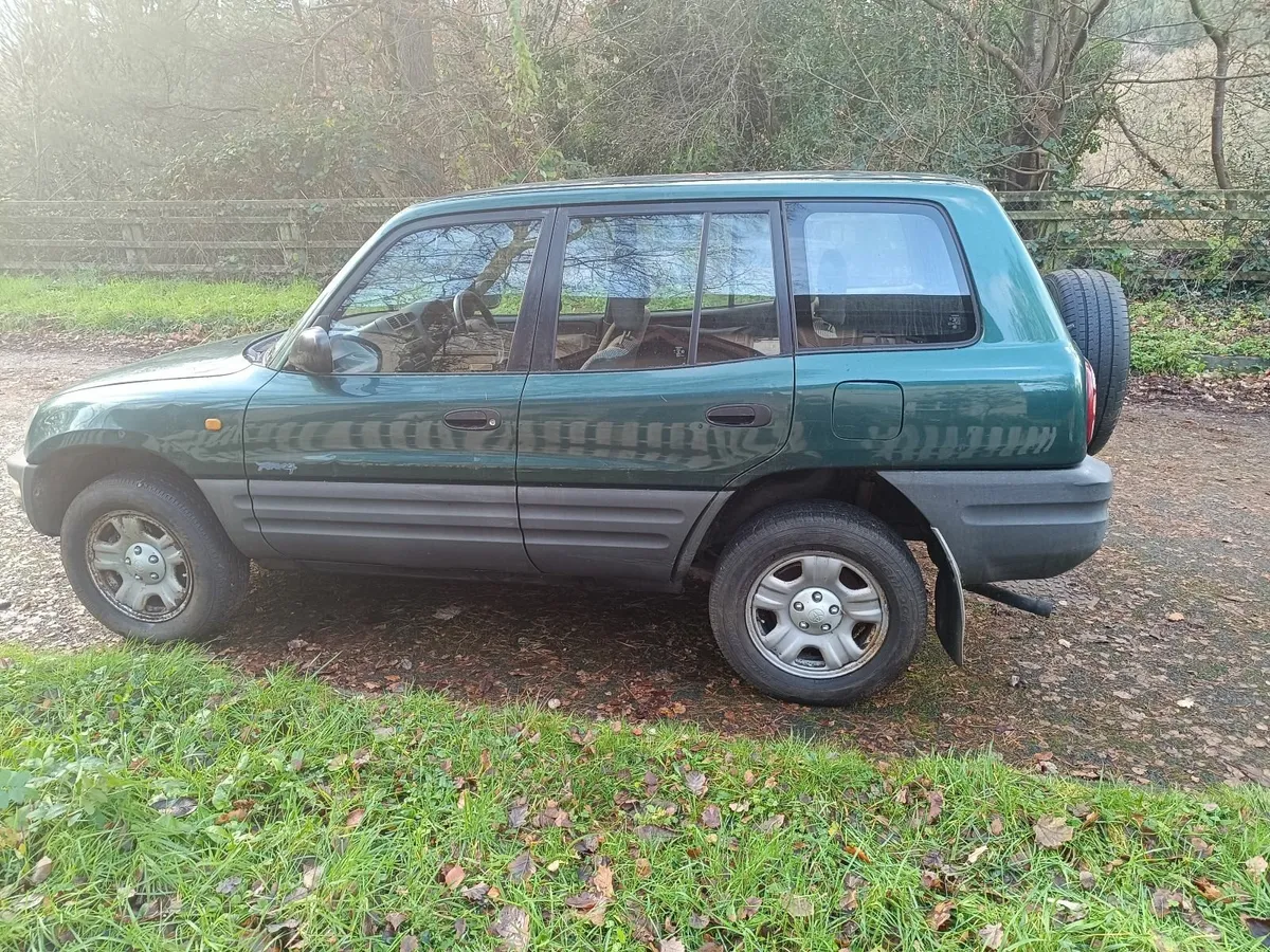 Toyota RAV4 1999 - Image 1