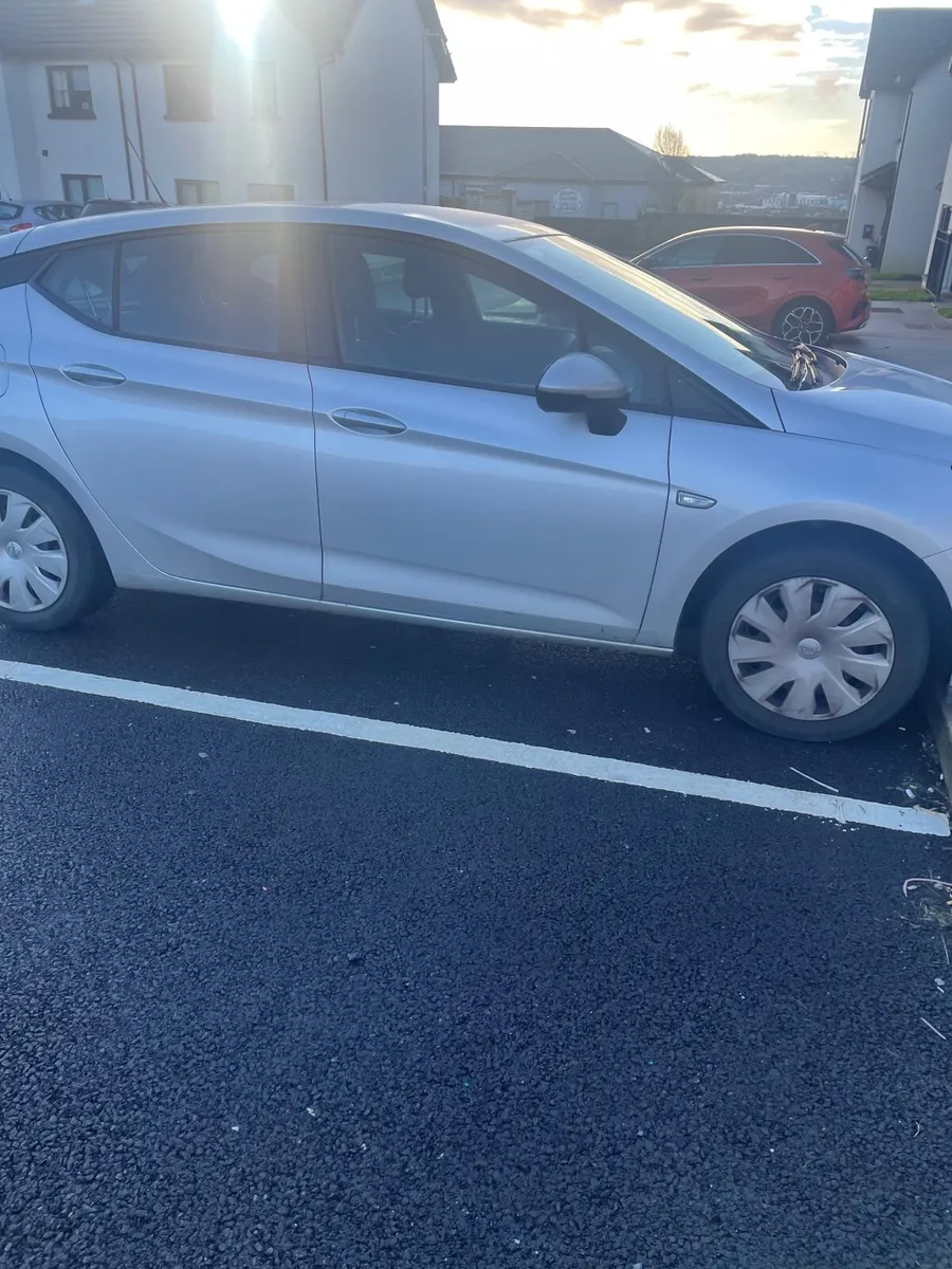 Opel Astra 2019 - Image 1