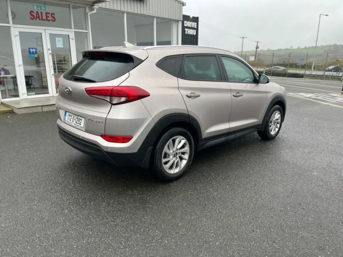 Hyundai Tucson 1.7 Executive 5DR - Image 3