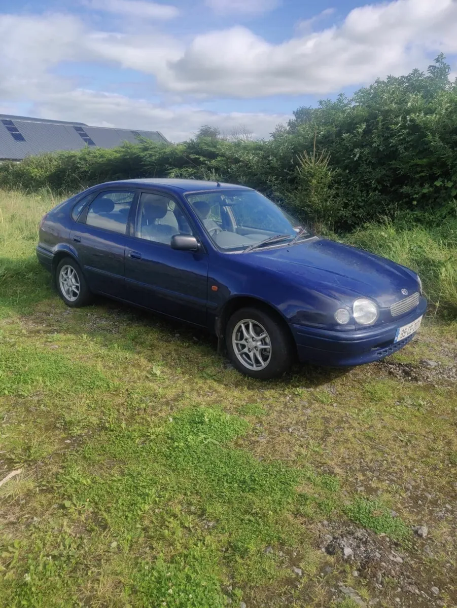Toyota Corolla 1999 - Image 2