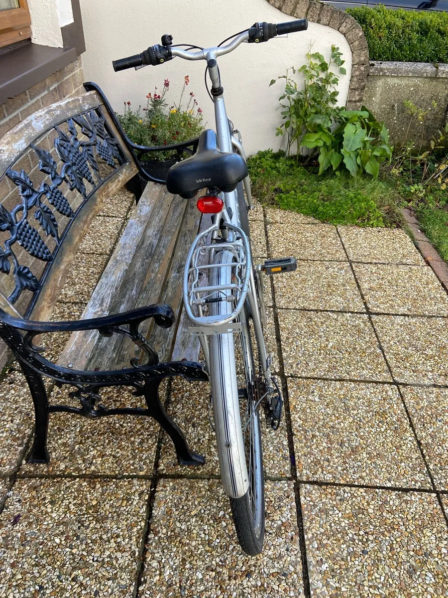 Lady’s.  Bicycle - Image 3