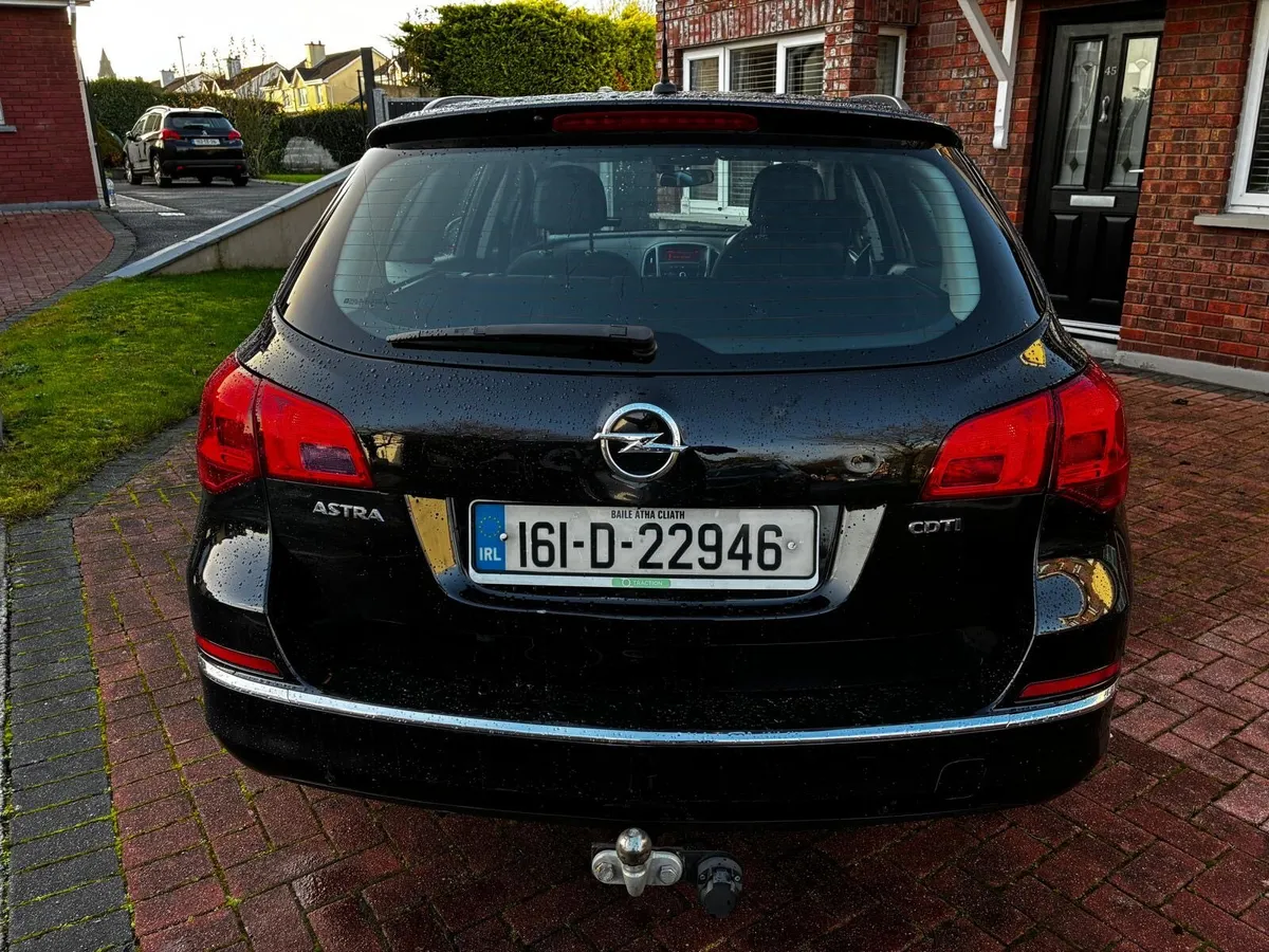 Opel Astra Estate - Image 4
