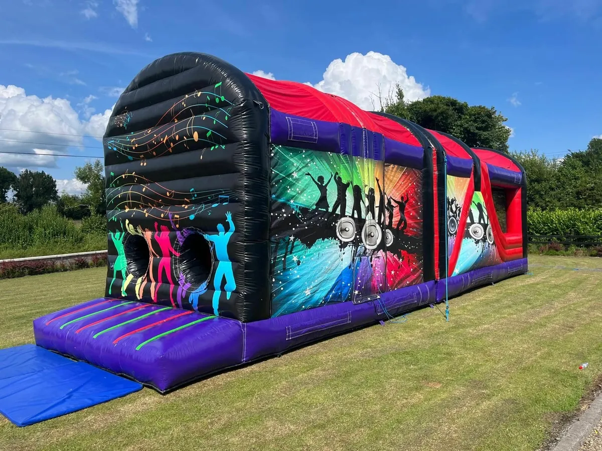 bouncy castle Disco Obstacle 45ft - Image 1