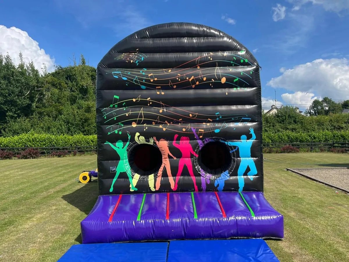 bouncy castle Disco Obstacle 45ft - Image 3