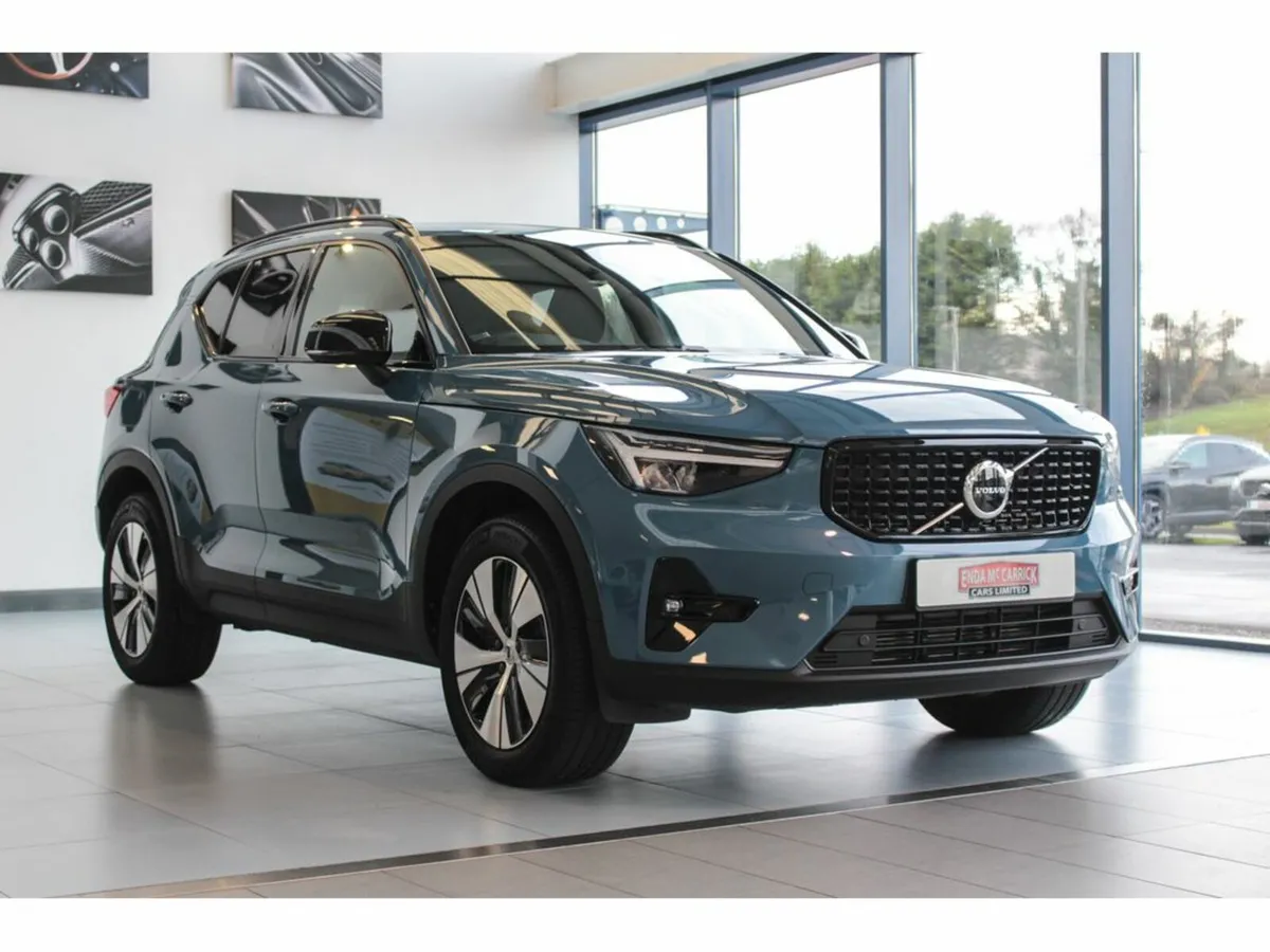 Volvo XC40 T4 PLUS DARK RECHARGE - Image 3