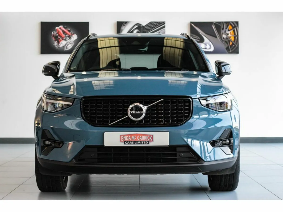 Volvo XC40 T4 PLUS DARK RECHARGE - Image 4