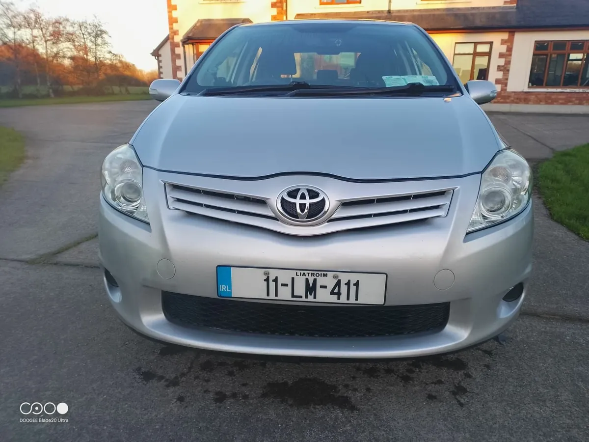 Toyota Auris 2011 - Image 1