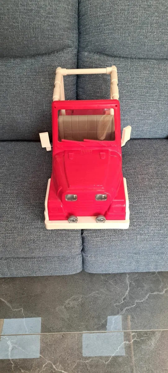 Our Generation pink jeep - Image 1