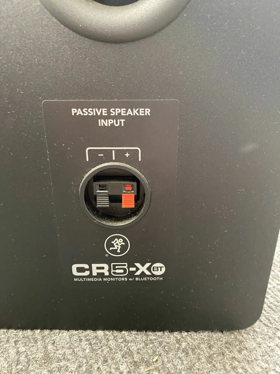 CR5-XBT Speakers - Image 2