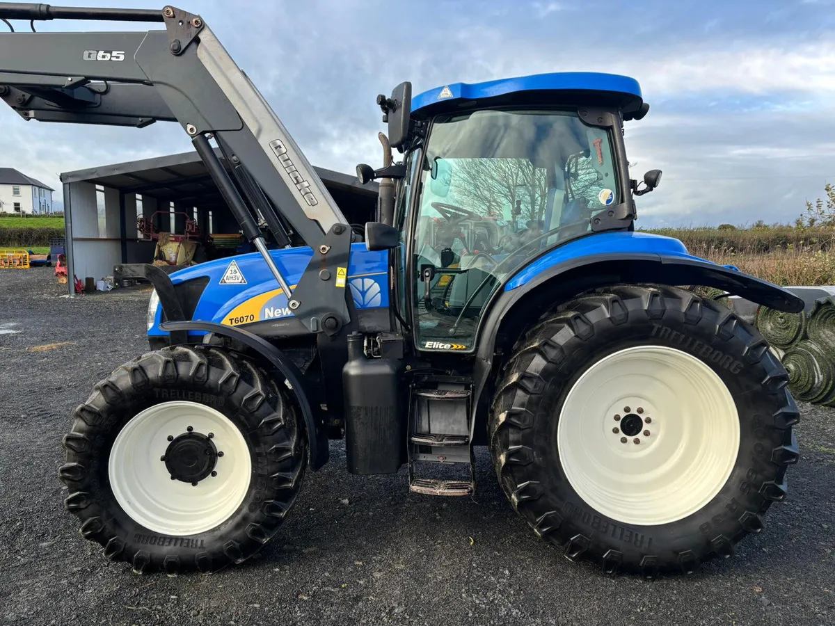 2011 New Holland T6070 Elite - Image 1