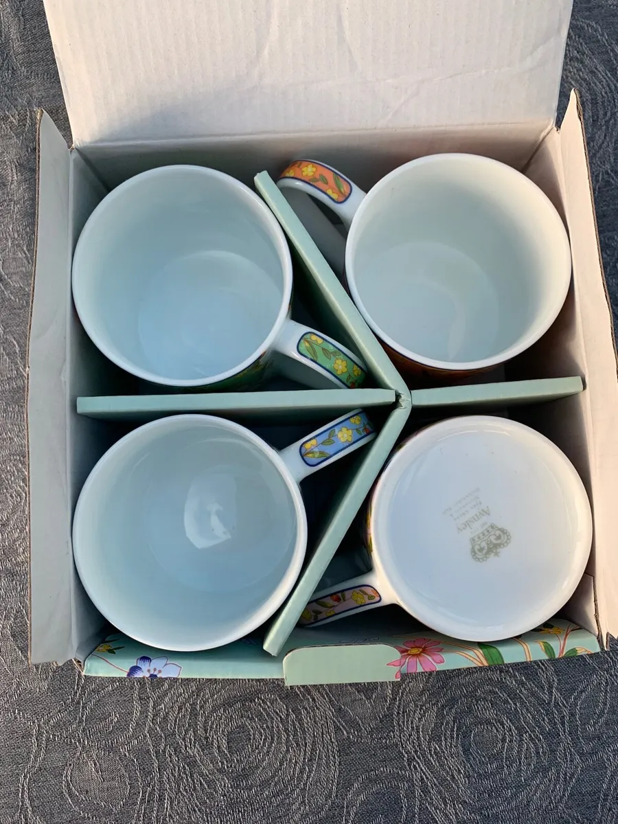 Anysley fine China Mugs - Image 3