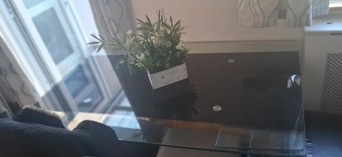 Bed and table and chairs - Image 3