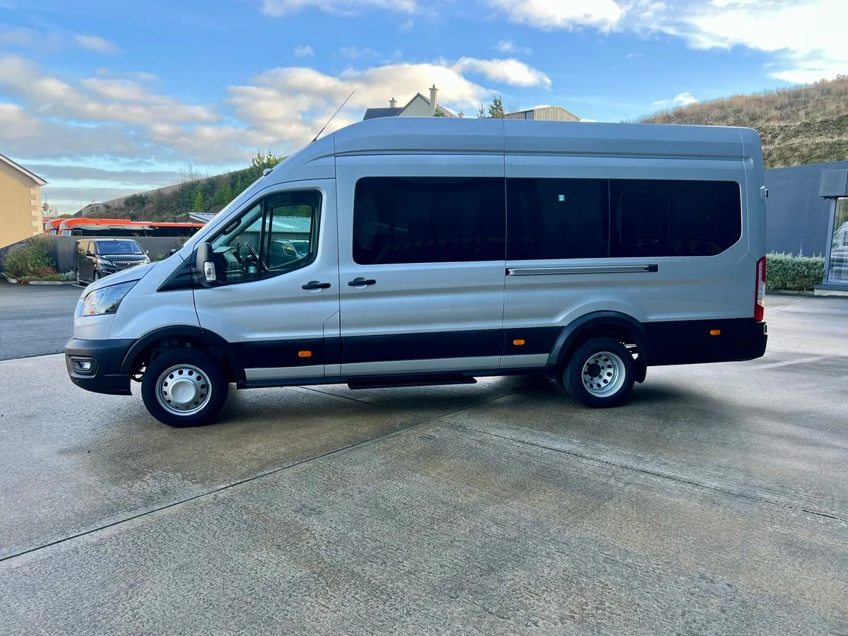 2024 Ford Transit 17-seat minibus - Image 2