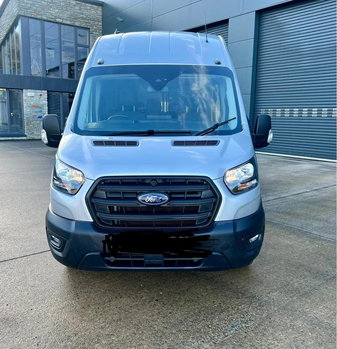 2024 Ford Transit 17-seat minibus - Image 3