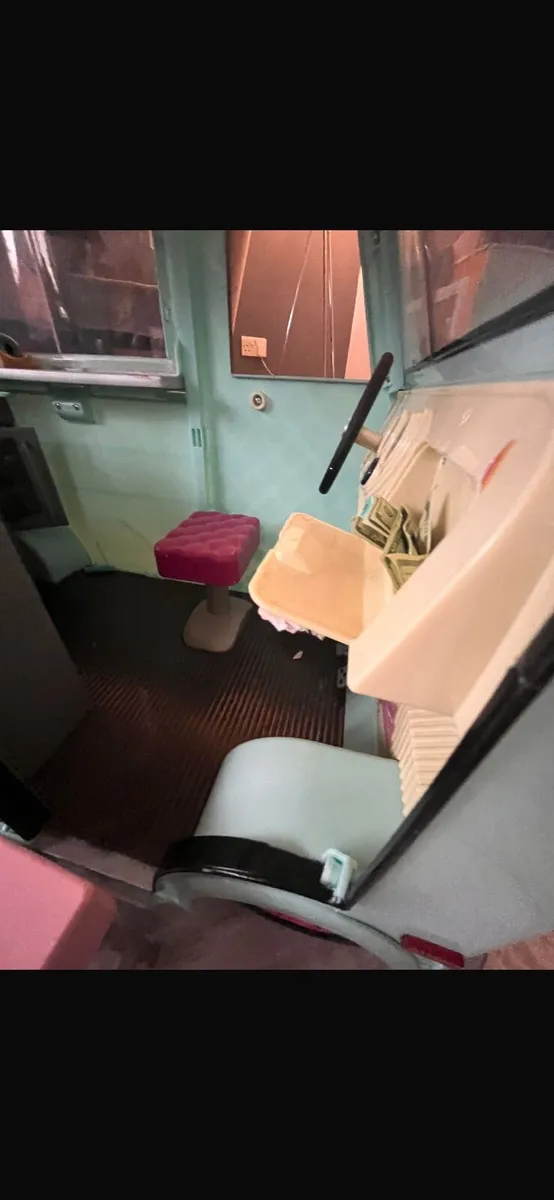 Our generation ice cream truck - Image 3