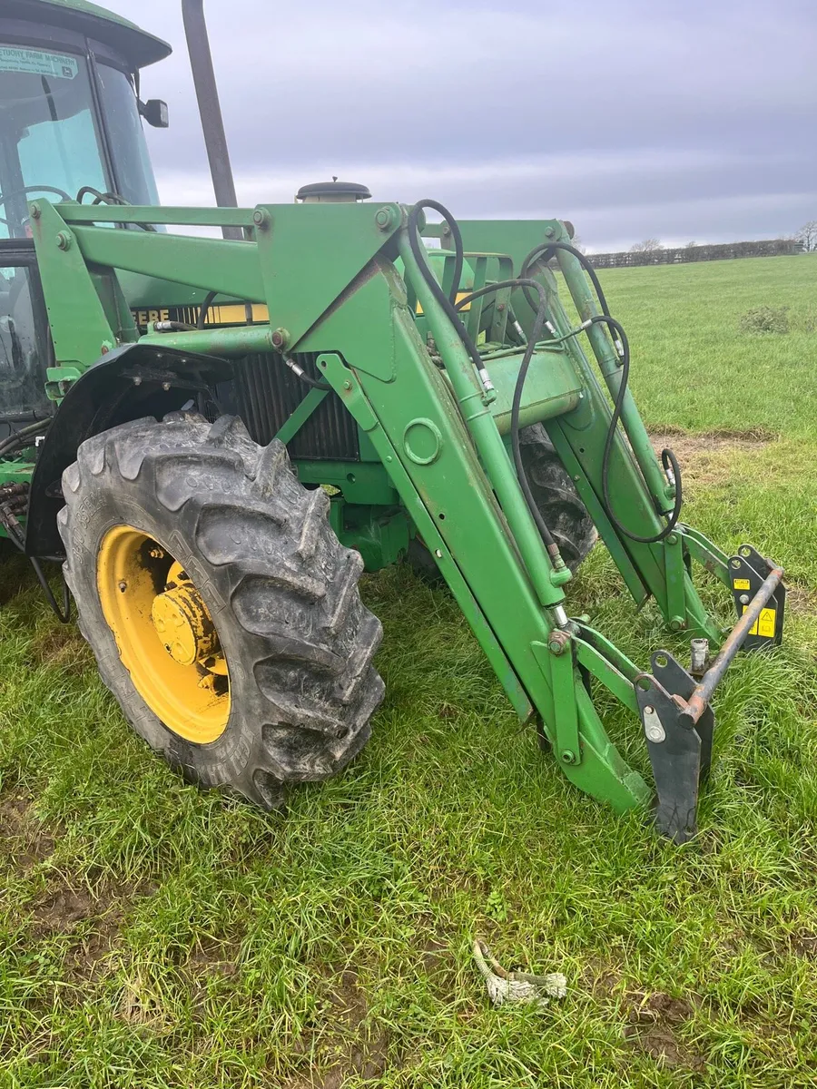 John Deere 2650 Loader - Image 1