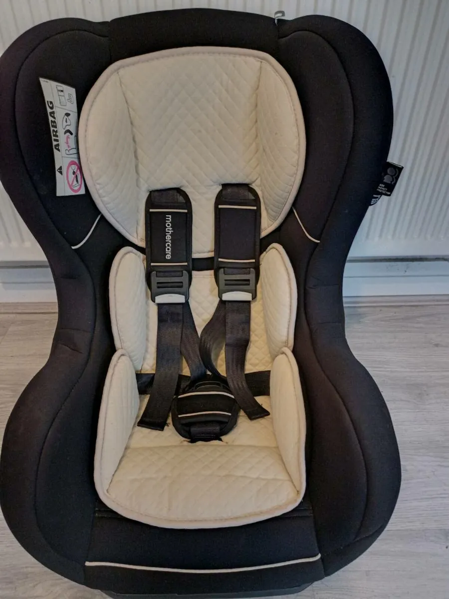 Mothercare baby's car seat. - Image 2