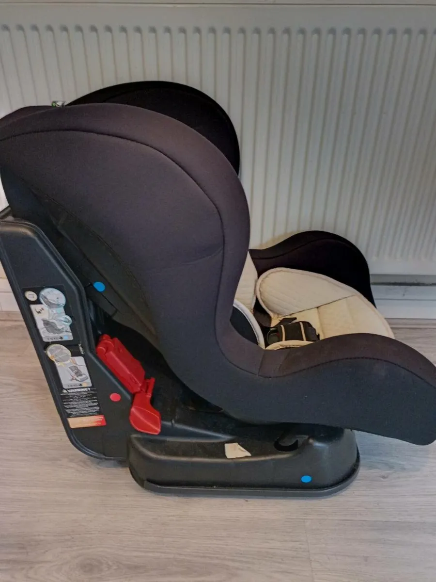 Mothercare baby's car seat. - Image 4