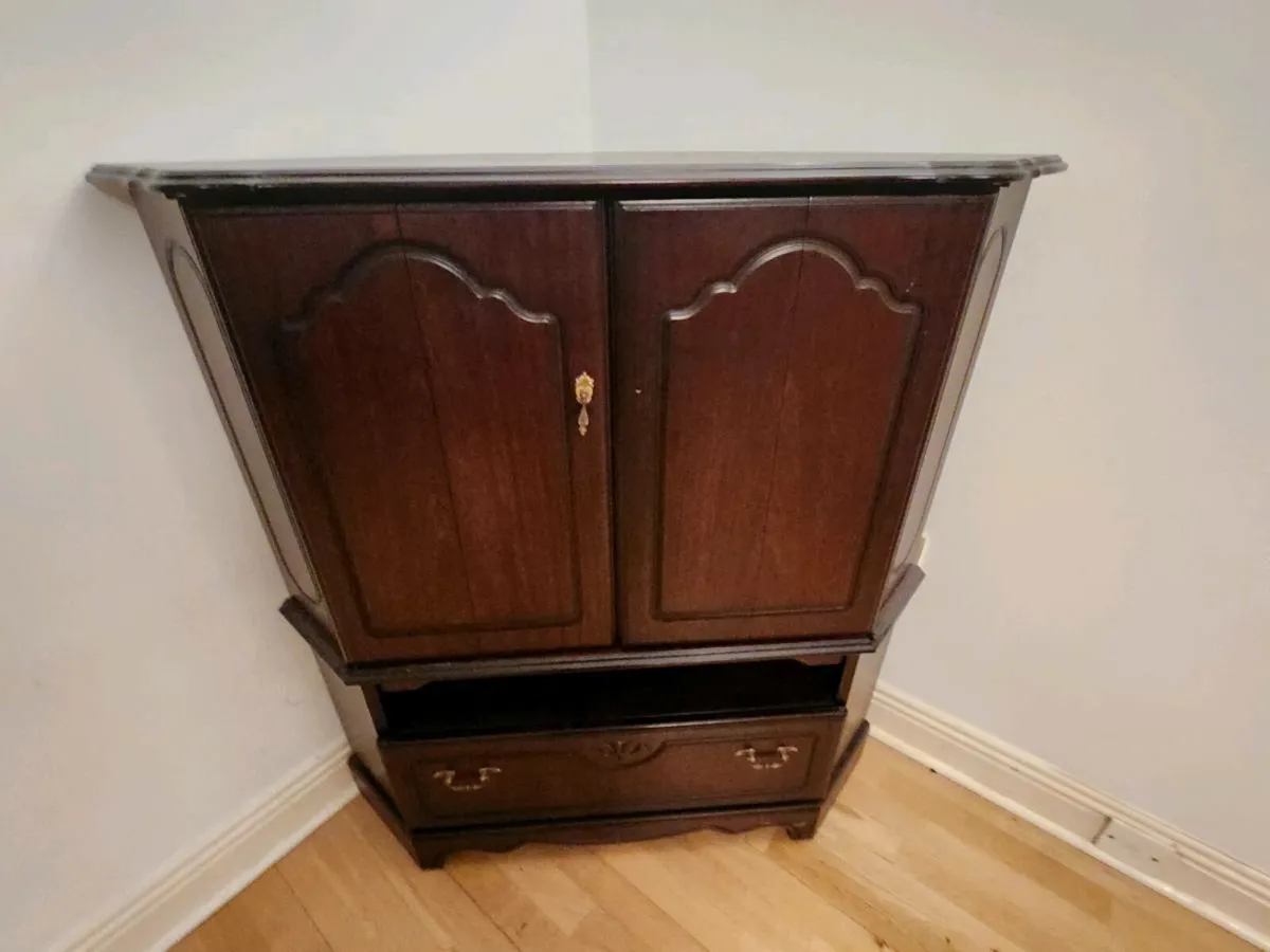 Solid Mahogany Office Desk, Display Cabinet and TV - Image 4
