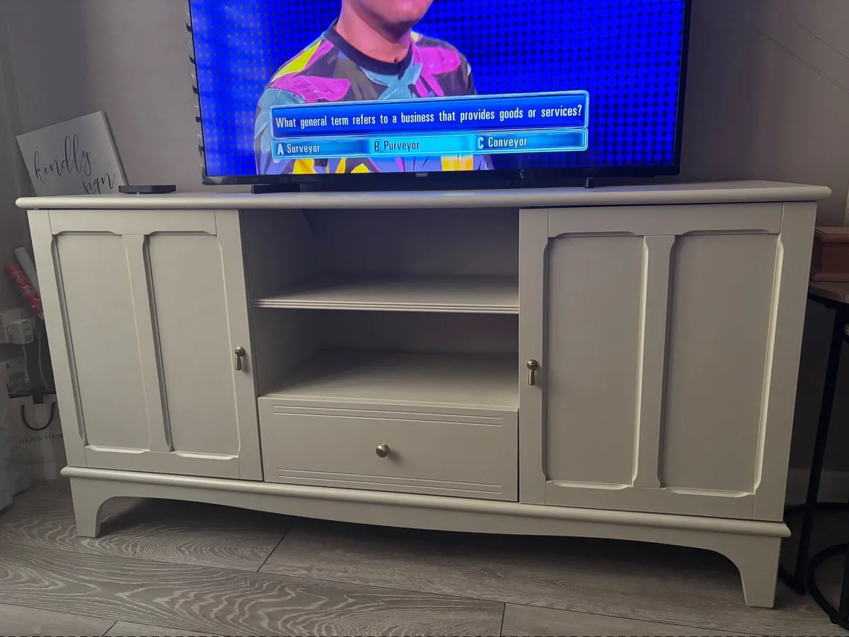 Tv cabinet - Image 1