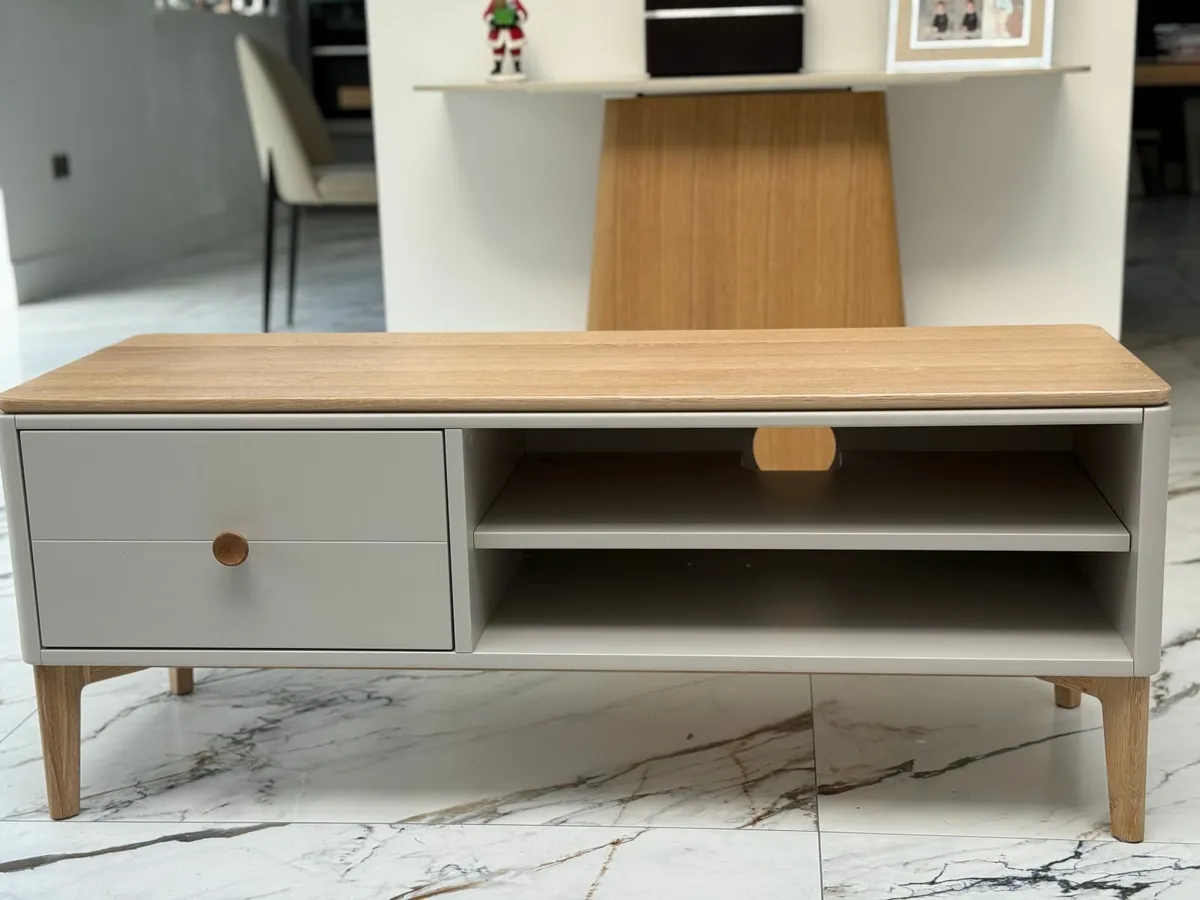 TV Unit Barely Used - Retails 349 euro - Image 3