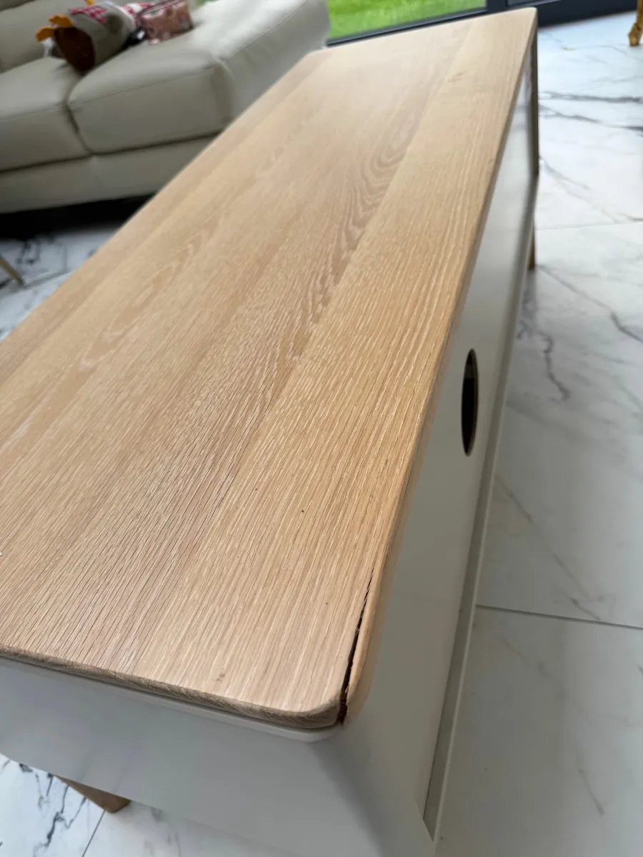 TV Unit Barely Used - Retails 349 euro - Image 4