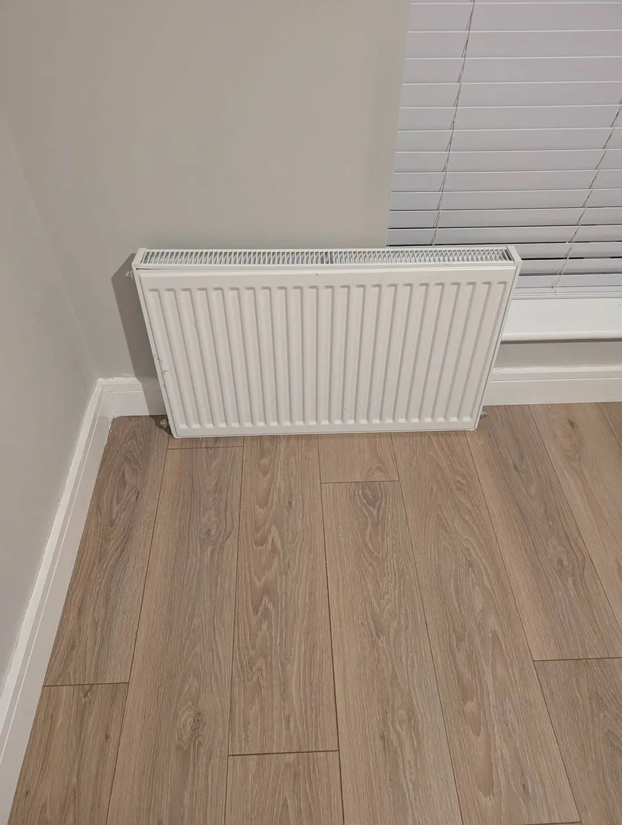 80cm width Radiator + wall brackets - Image 1