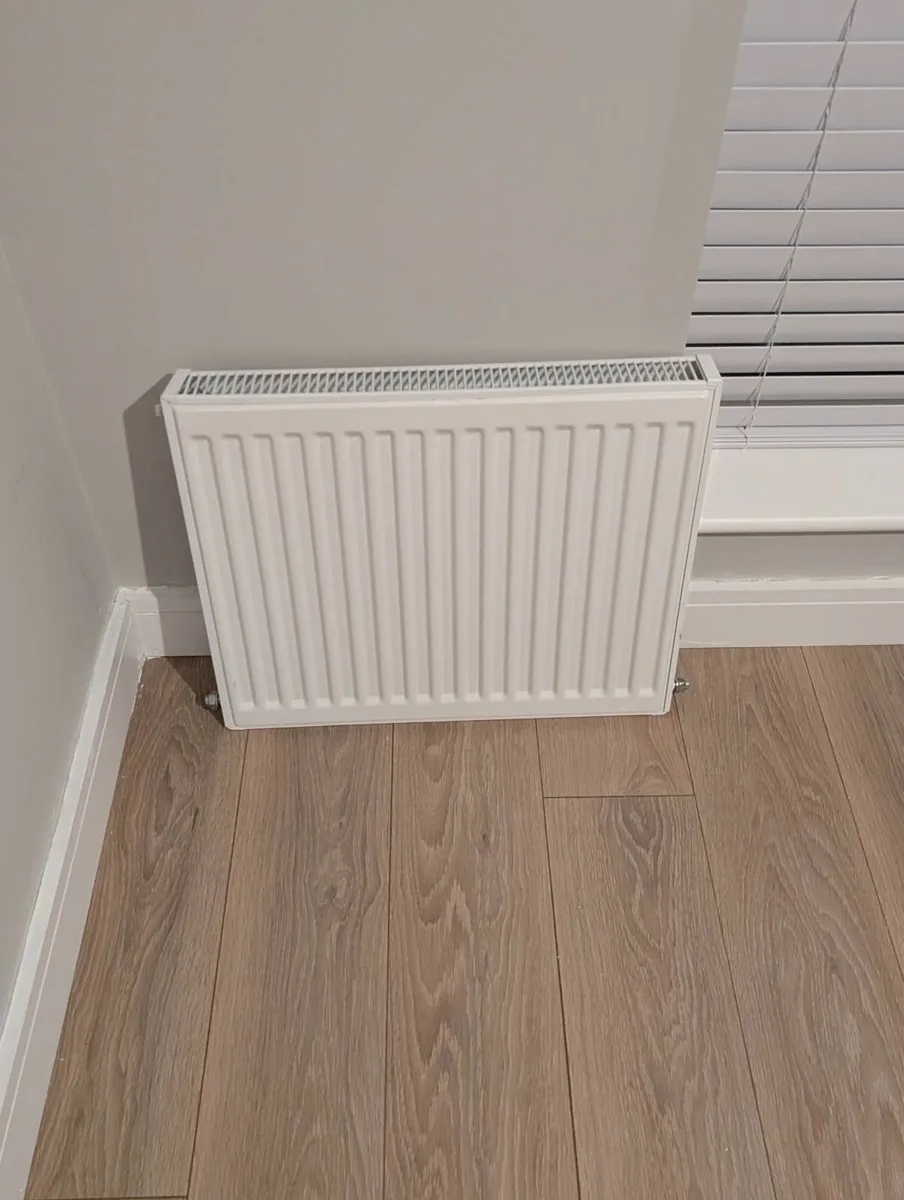 60cm Radiator + Wall Brackets - Image 1