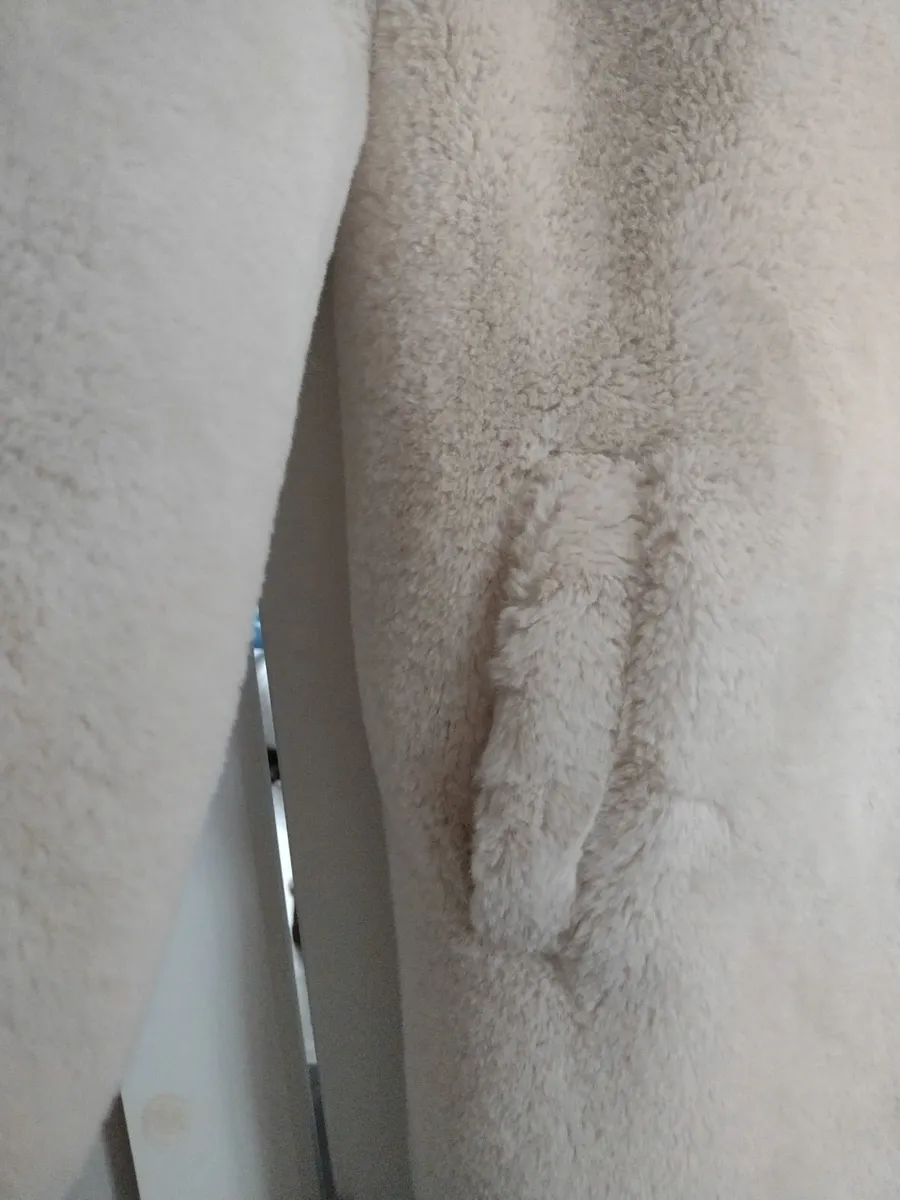 New full length faux fur coat ladies - Image 2