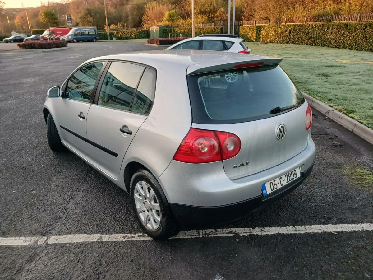 Volskwagen golf - Image 4