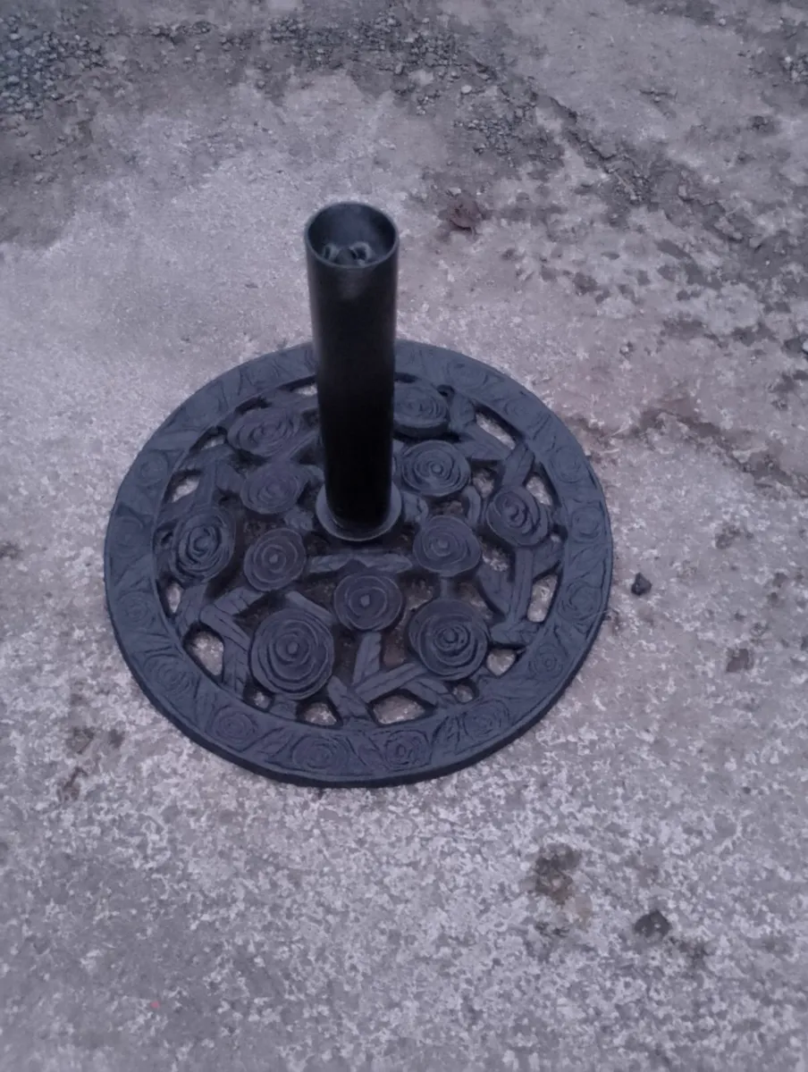 Antique Christmas tree stand parasol - Image 4