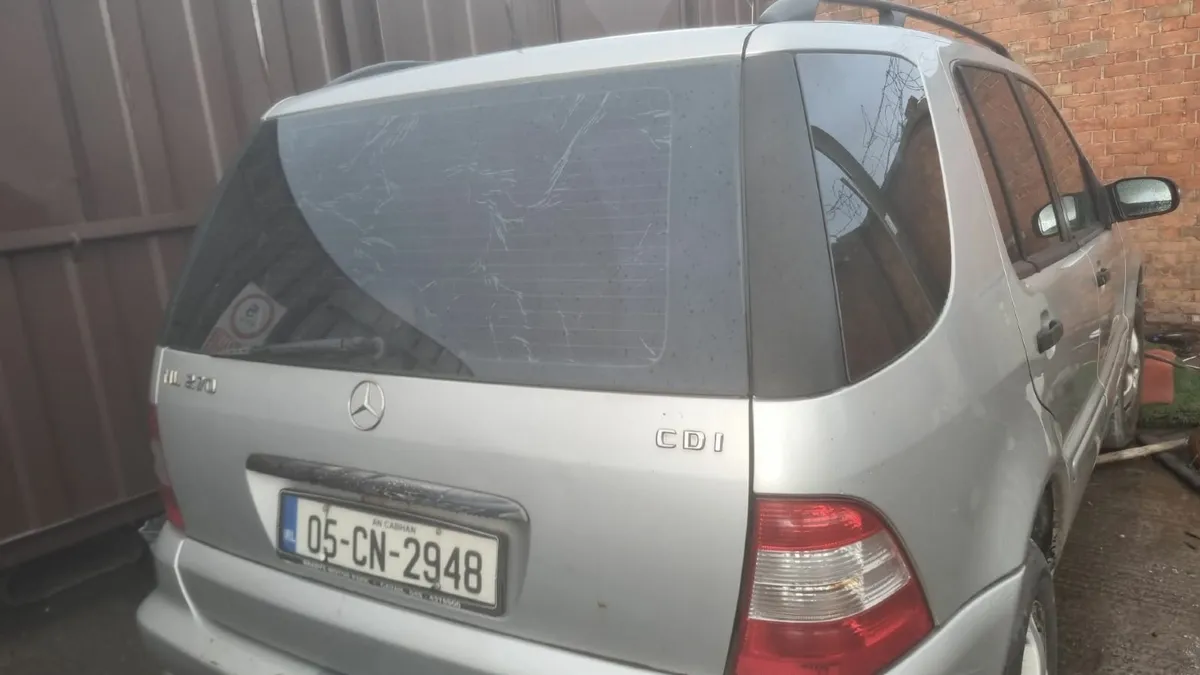 Mercedes-Benz M-Class 2005 - Image 2