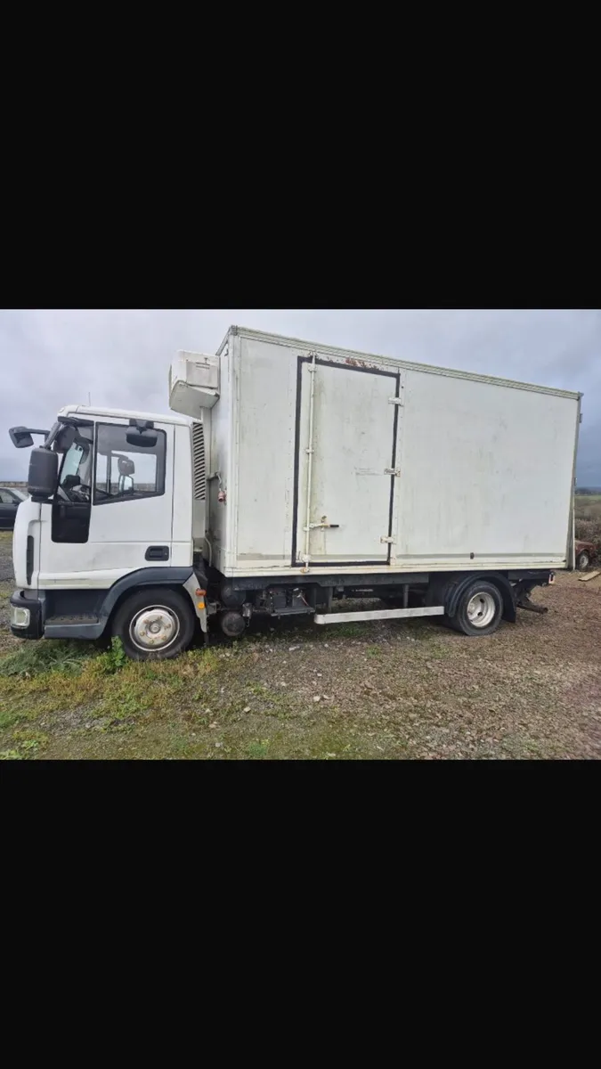 Iveco fridge truck - Image 2