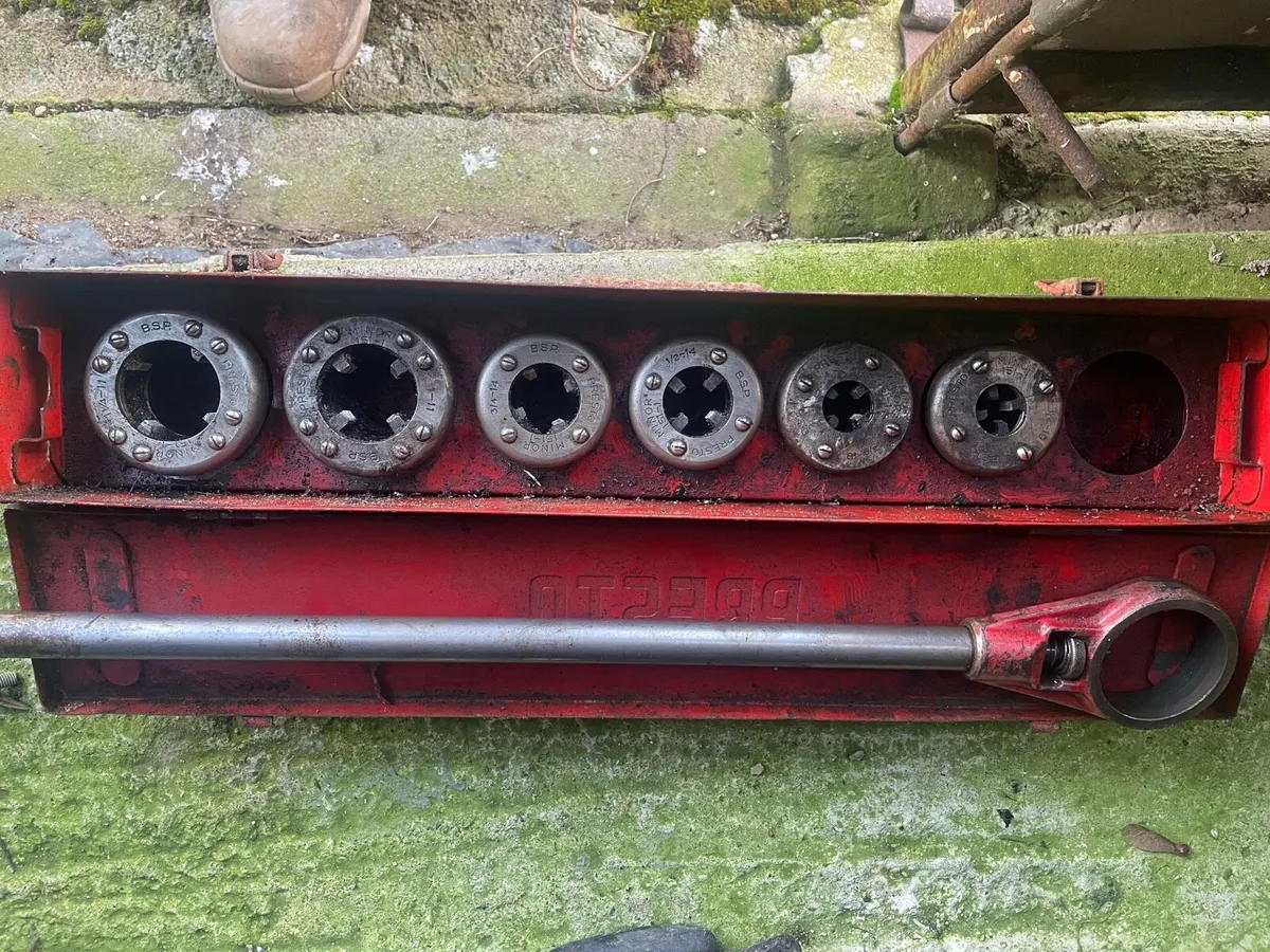 Pipe threaders - Image 1