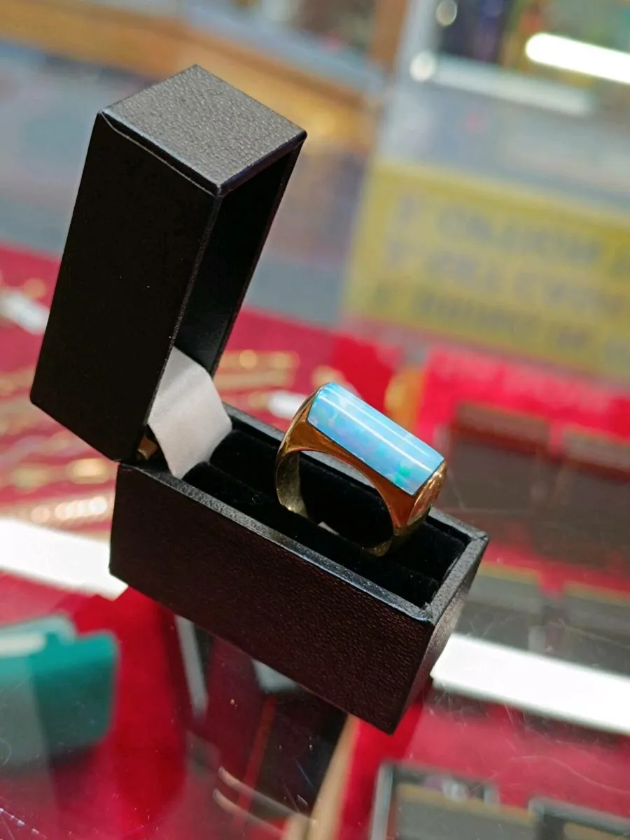 14k Yellow Gold & Opal Vintage Ring - Image 2