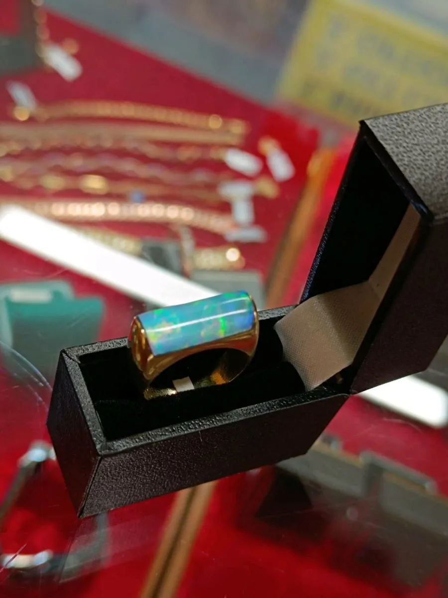 14k Yellow Gold & Opal Vintage Ring - Image 3