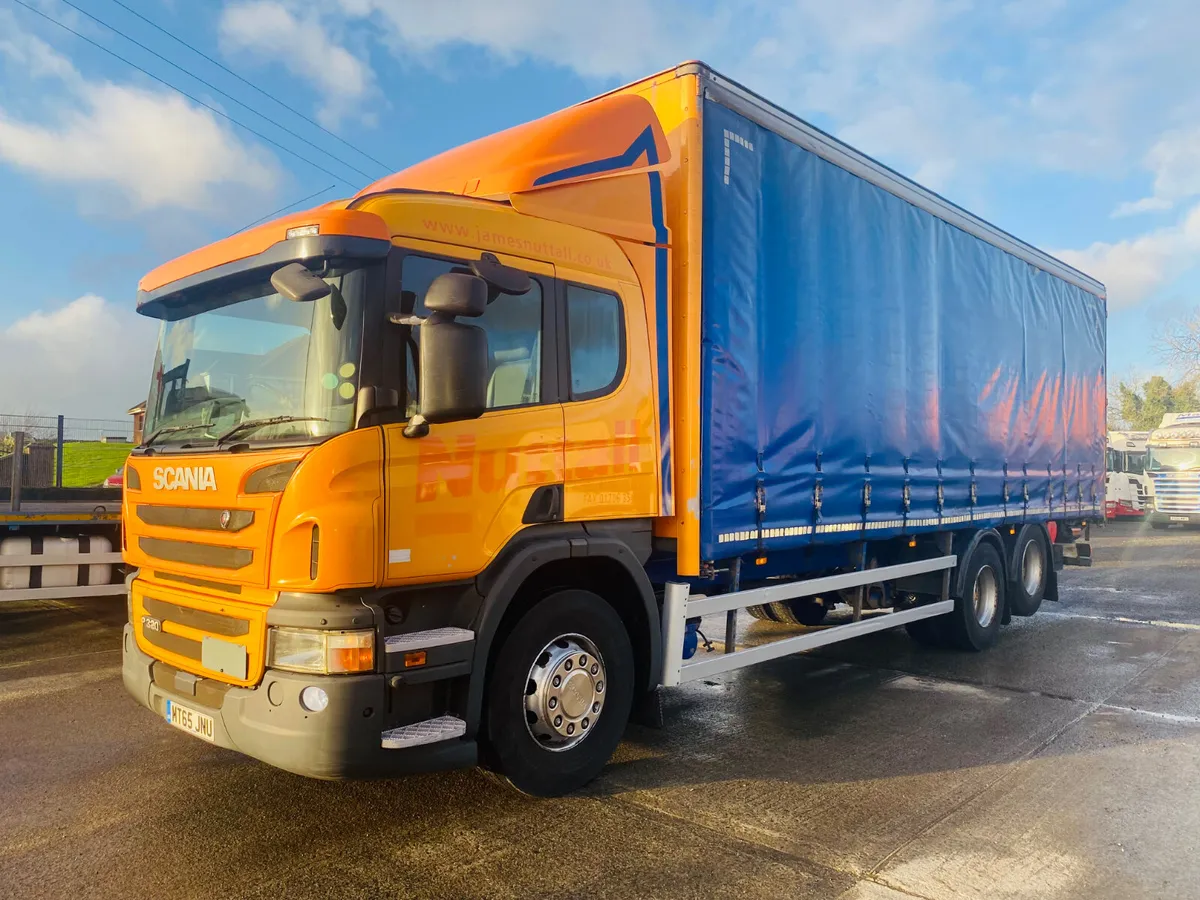 2015 Scania P320 6x2 Curtiansider - Image 2