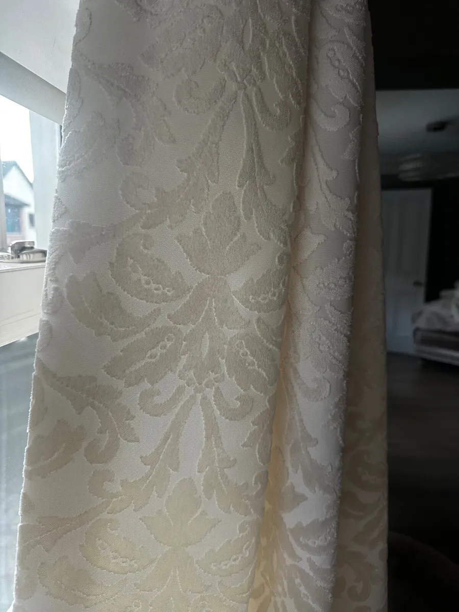 Curtains - Image 3