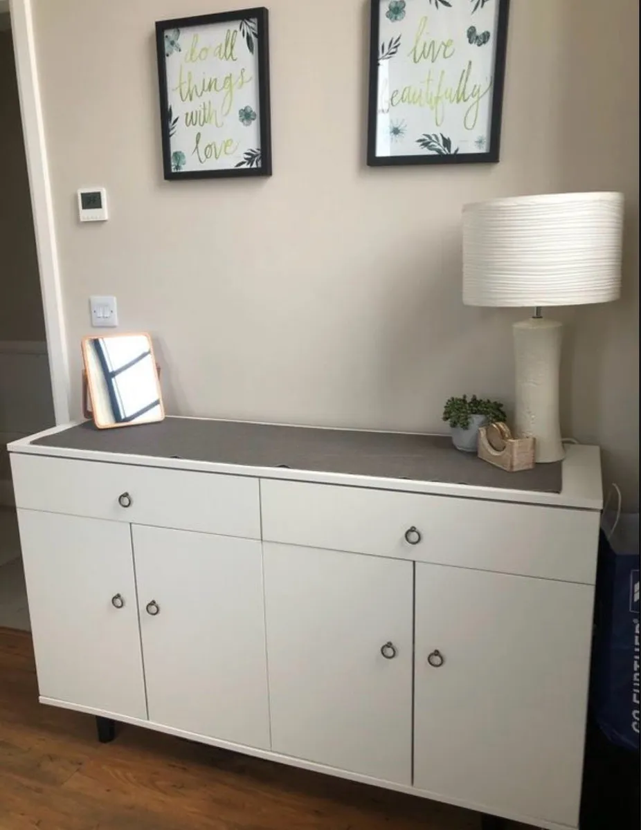 Vihals IKEA unit - Image 1