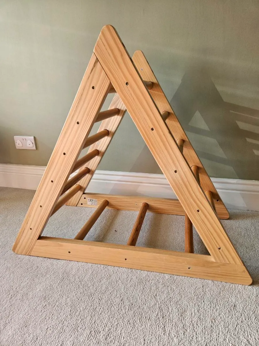 Climbing frame - Image 1