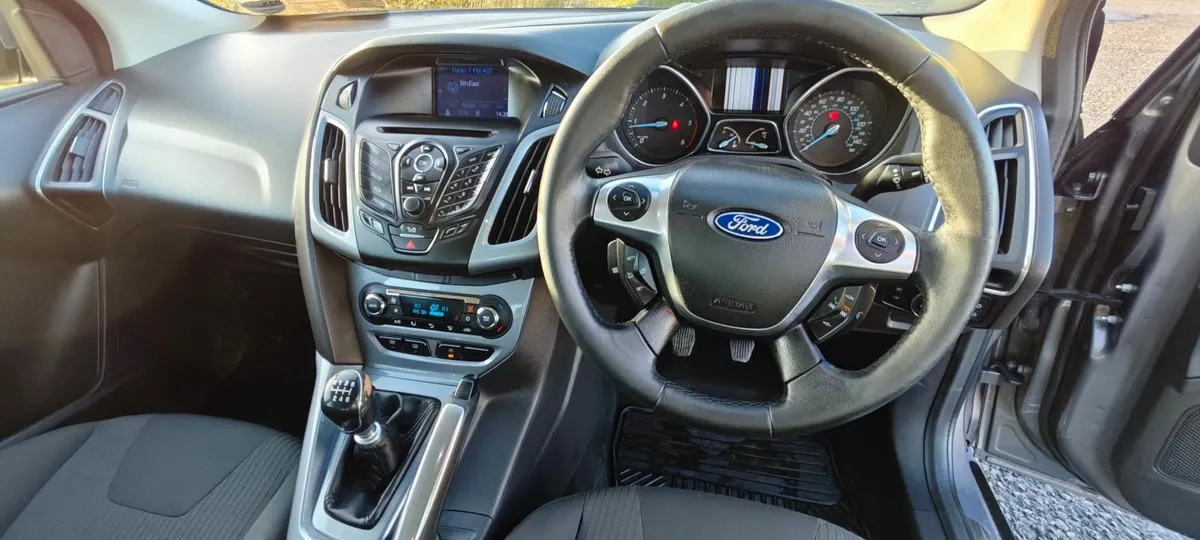 Ford Focus  2011 Titanium, whit NCT  €1,995 - Image 2