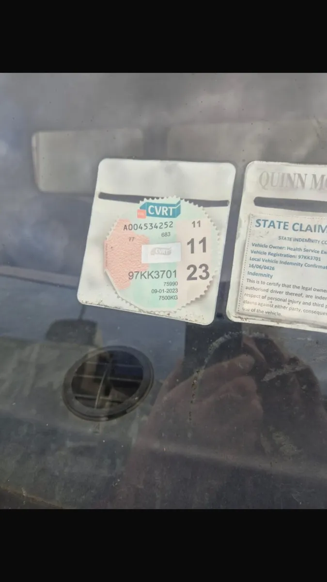 Mercedes 814 box truck - Image 2