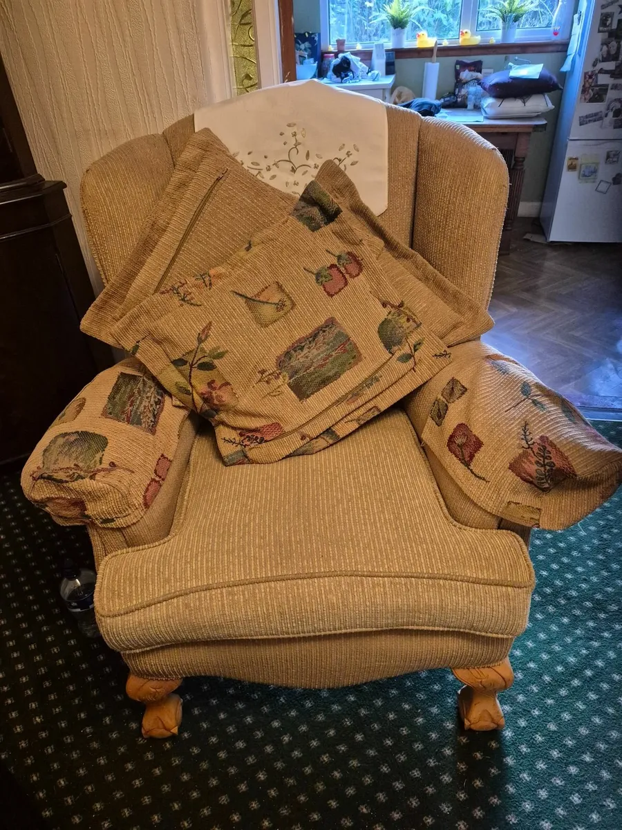 2 x chairs & couch free to take away - Image 1