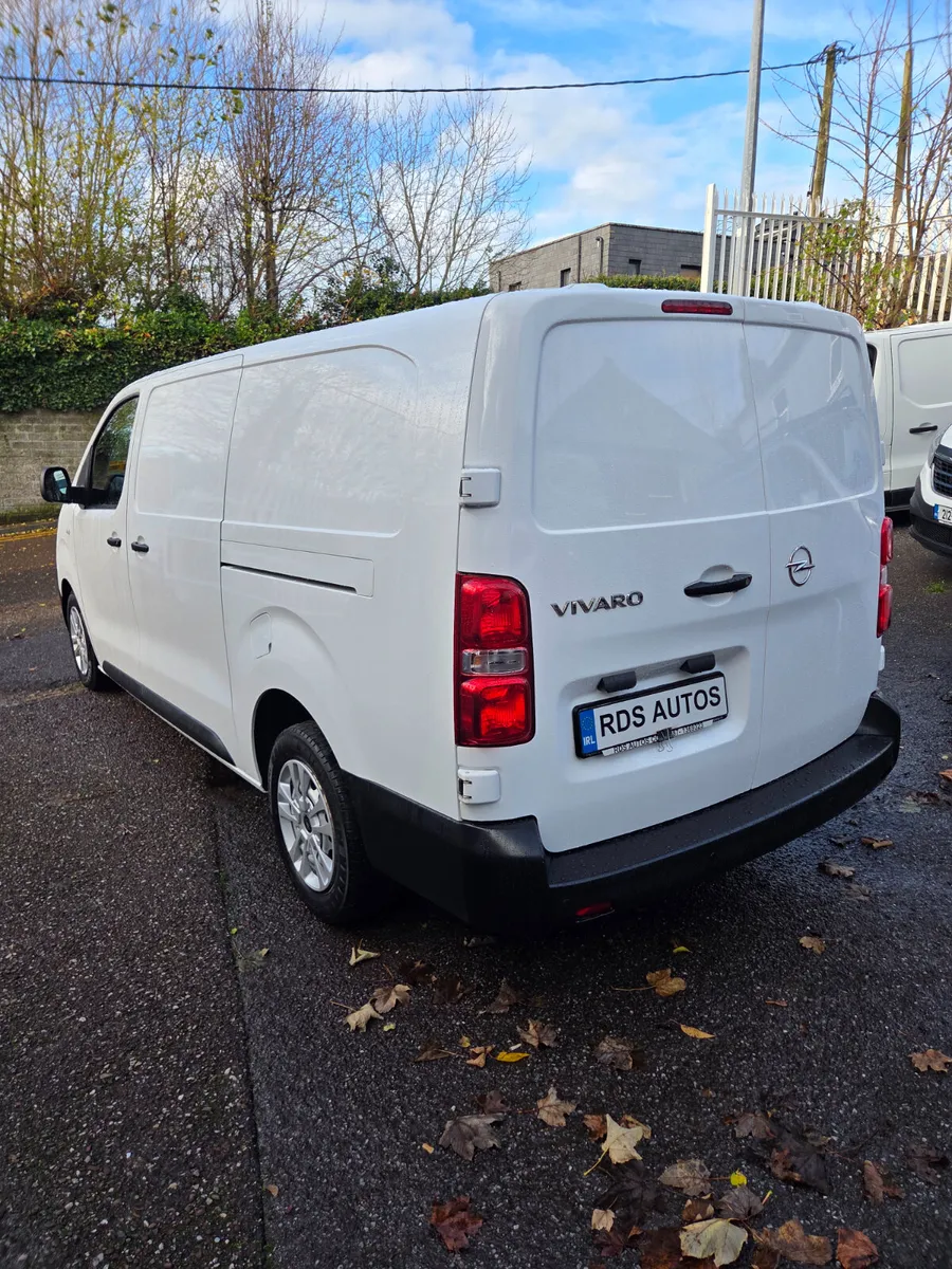 🔥21 VIVARO VERY LOW KMS🔥 - Image 4