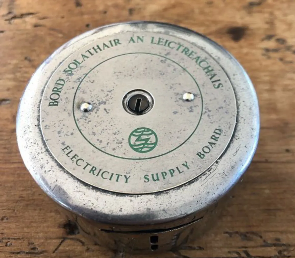 Vintage ESB Savings Box - Image 1